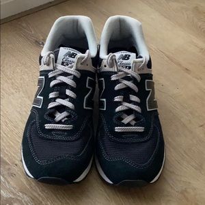 Women’s New Balance 574 Black/Gray/White. Size 9